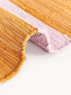 Alfombra artesanal con flecos Chindi