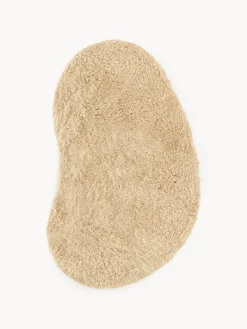 Alfombra artesanal con forma orgánica Tully