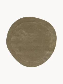 Alfombra artesanal de lana con forma orgánica Shape