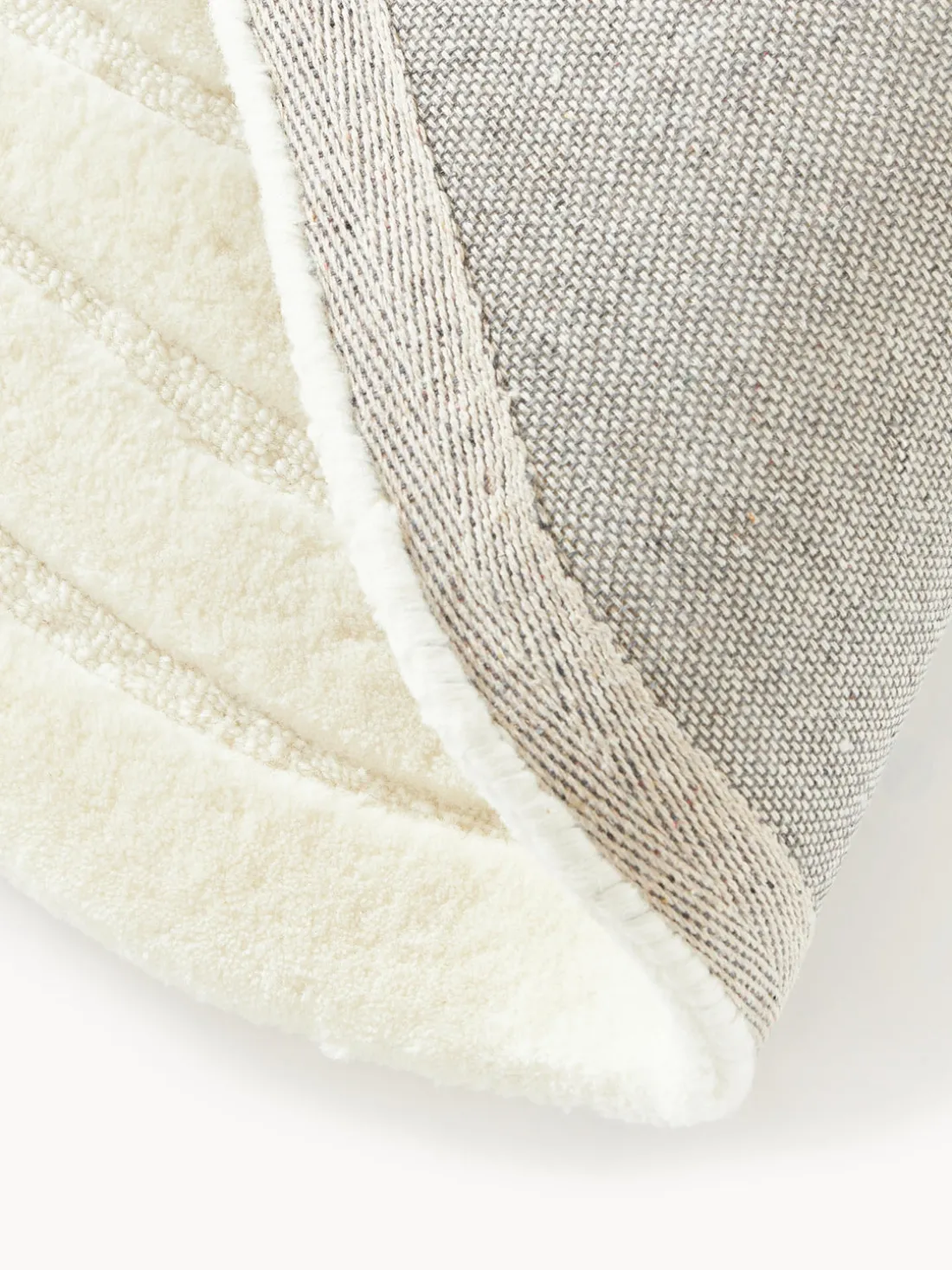 Alfombra artesanal de lana de forma orgánica Niria