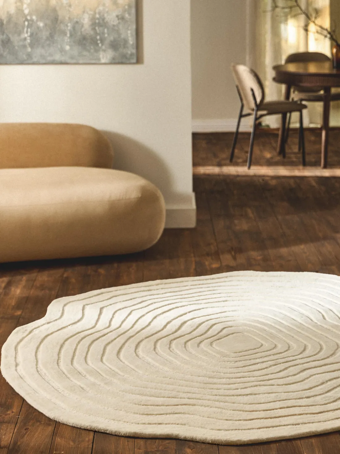 Alfombra artesanal de lana de forma orgánica Niria