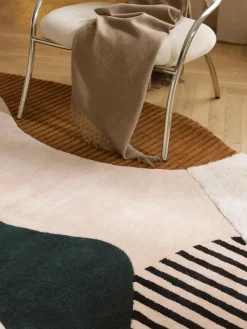 Alfombra artesanal de lana texturizada Silas