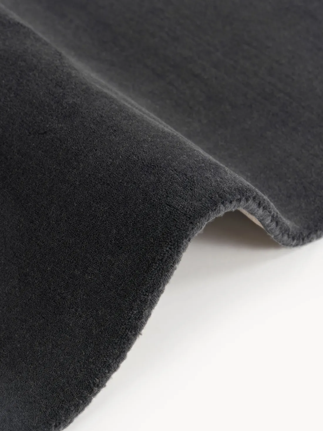 Alfombra artesanal de lana Zayne