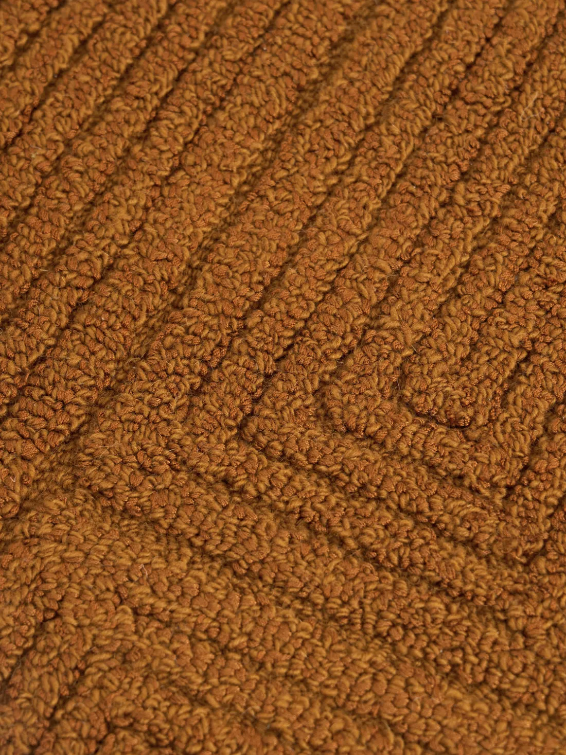 Alfombra artesanal de lana con estampado geométrico Alexia