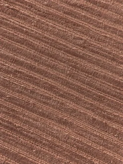 Alfombra artesanal de pelo largo texturizada Wes