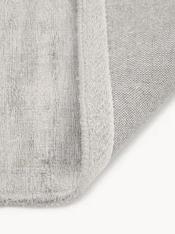 Alfombra artesanal de viscosa Jane