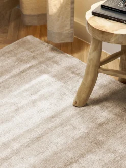 Alfombra artesanal de viscosa Jane