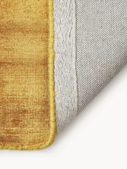 Alfombra artesanal de viscosa Jane