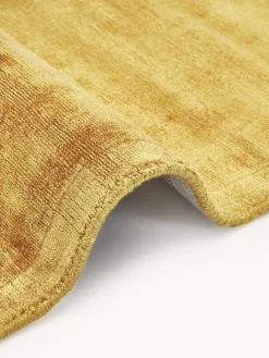 Alfombra artesanal de viscosa Jane