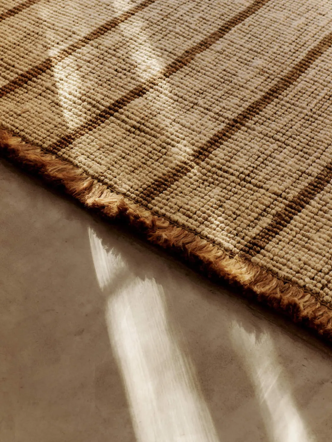 Alfombra artesanal de yute con flecos Athens