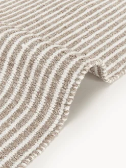 Alfombra artesanal para exterior a rayas Turner