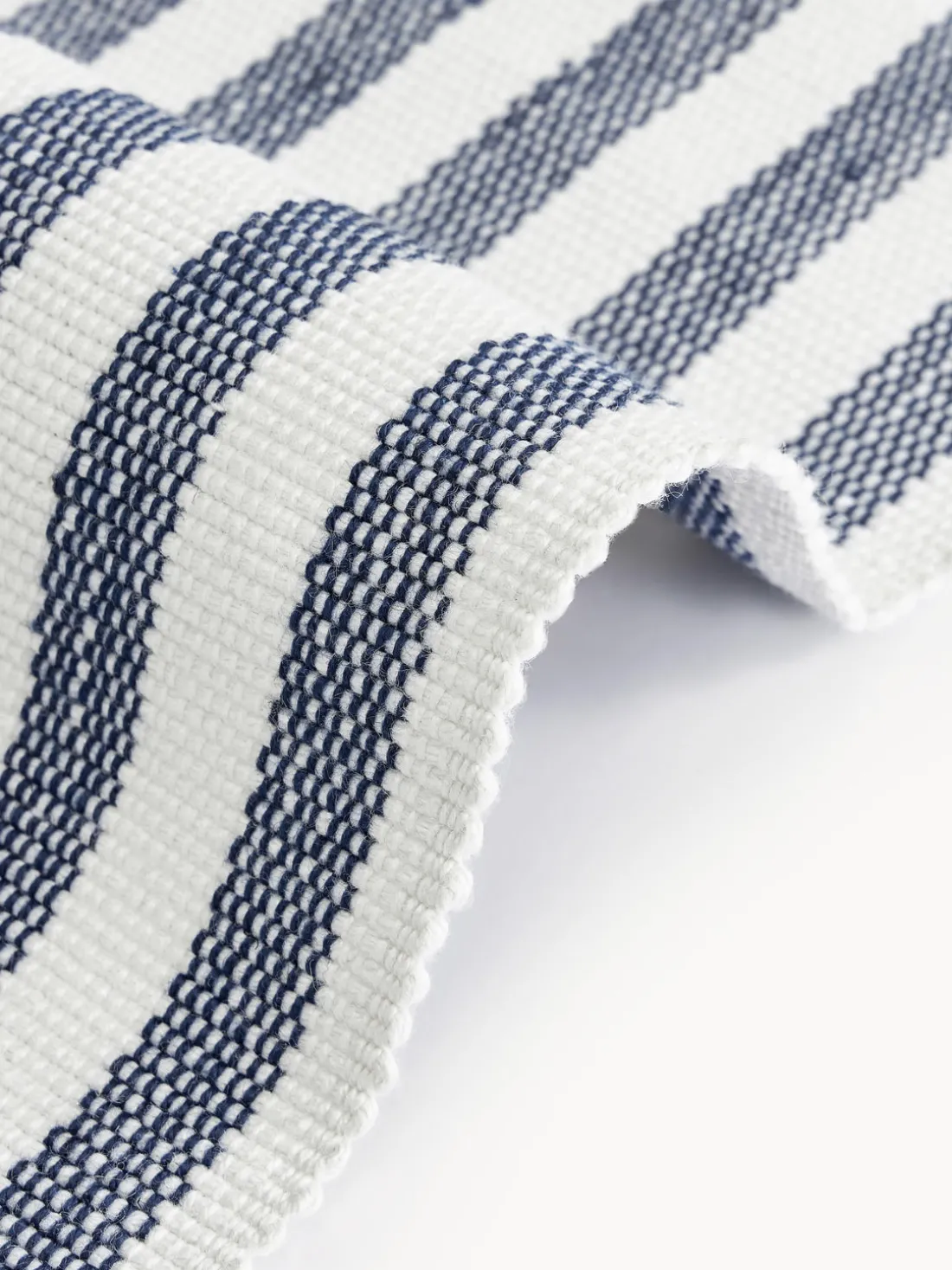 Alfombra artesanal para interior y exterior Lyla