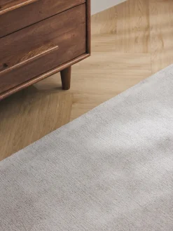 Alfombra corredor artesanal de viscosa Jane