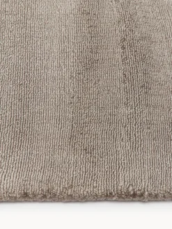 Alfombra corredor artesanal de viscosa Jane