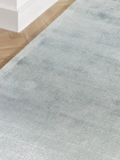 Alfombra corredor artesanal de viscosa Jane