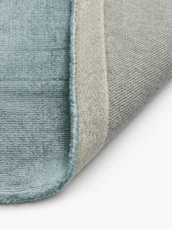 Alfombra corredor artesanal de viscosa Jane