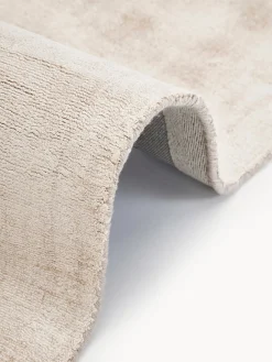 Alfombra corredor artesanal de viscosa Jane