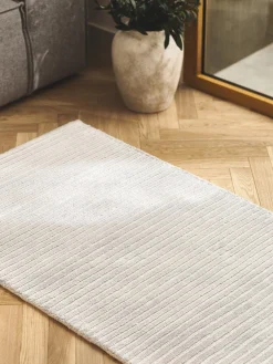 Alfombra corredor artesanal texturizada Wes