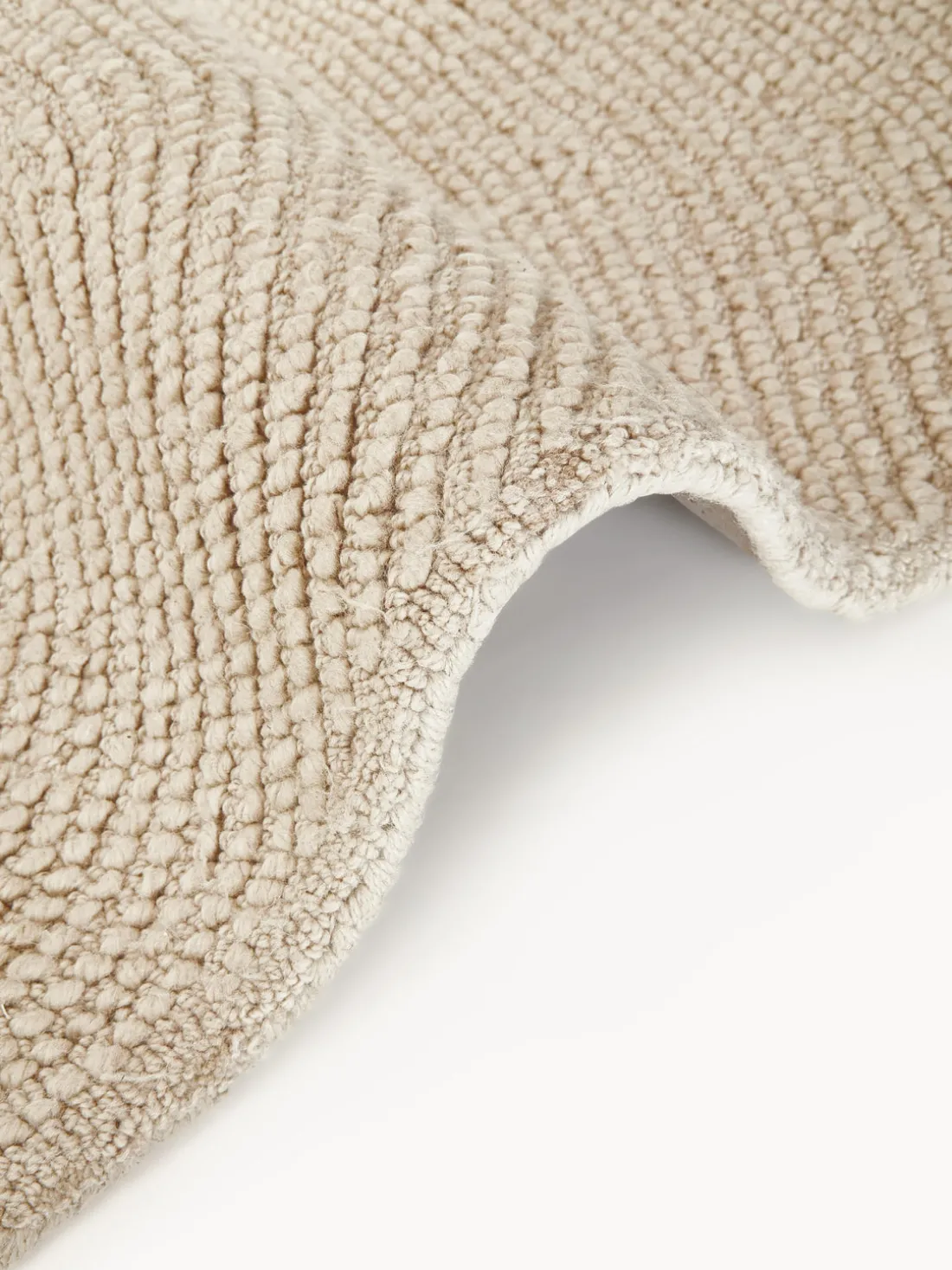 Alfombra corredor de lana artesanal de pelo corto Eleni