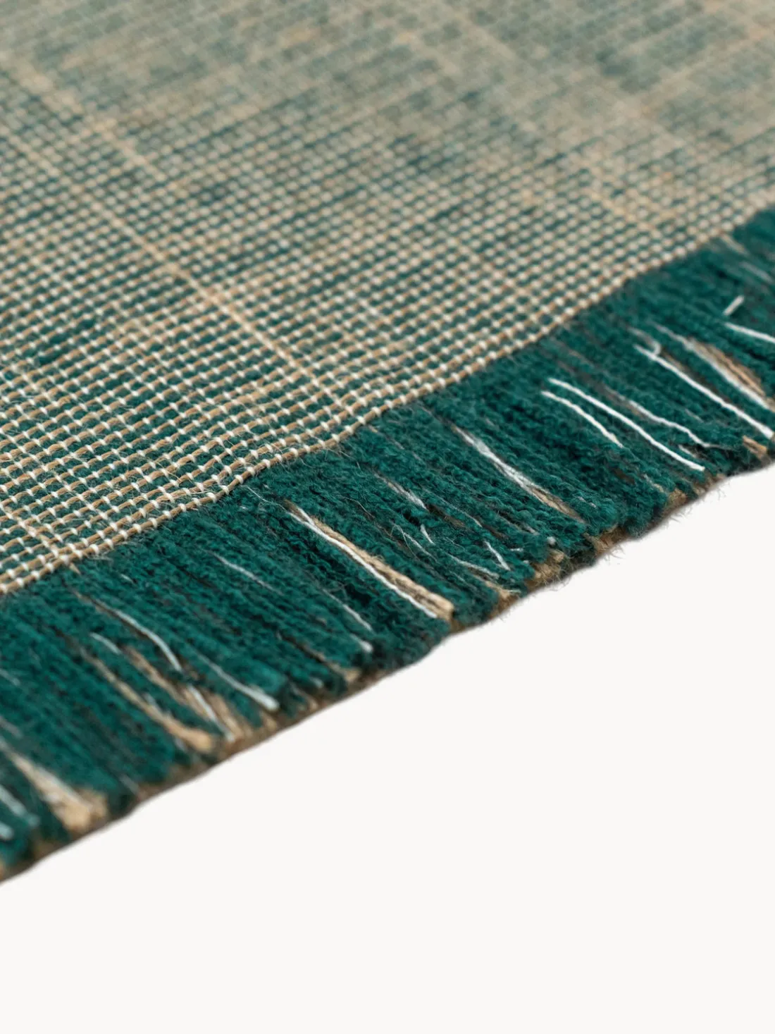 Alfombra corredor de pelo corto con flecos de diseño Folkform Monochrome