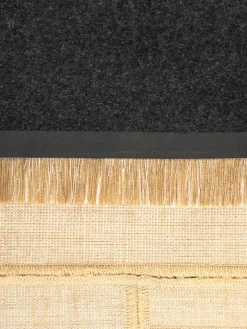 Alfombra corredor de pelo corto con flecos de diseño Folkform Monochrome