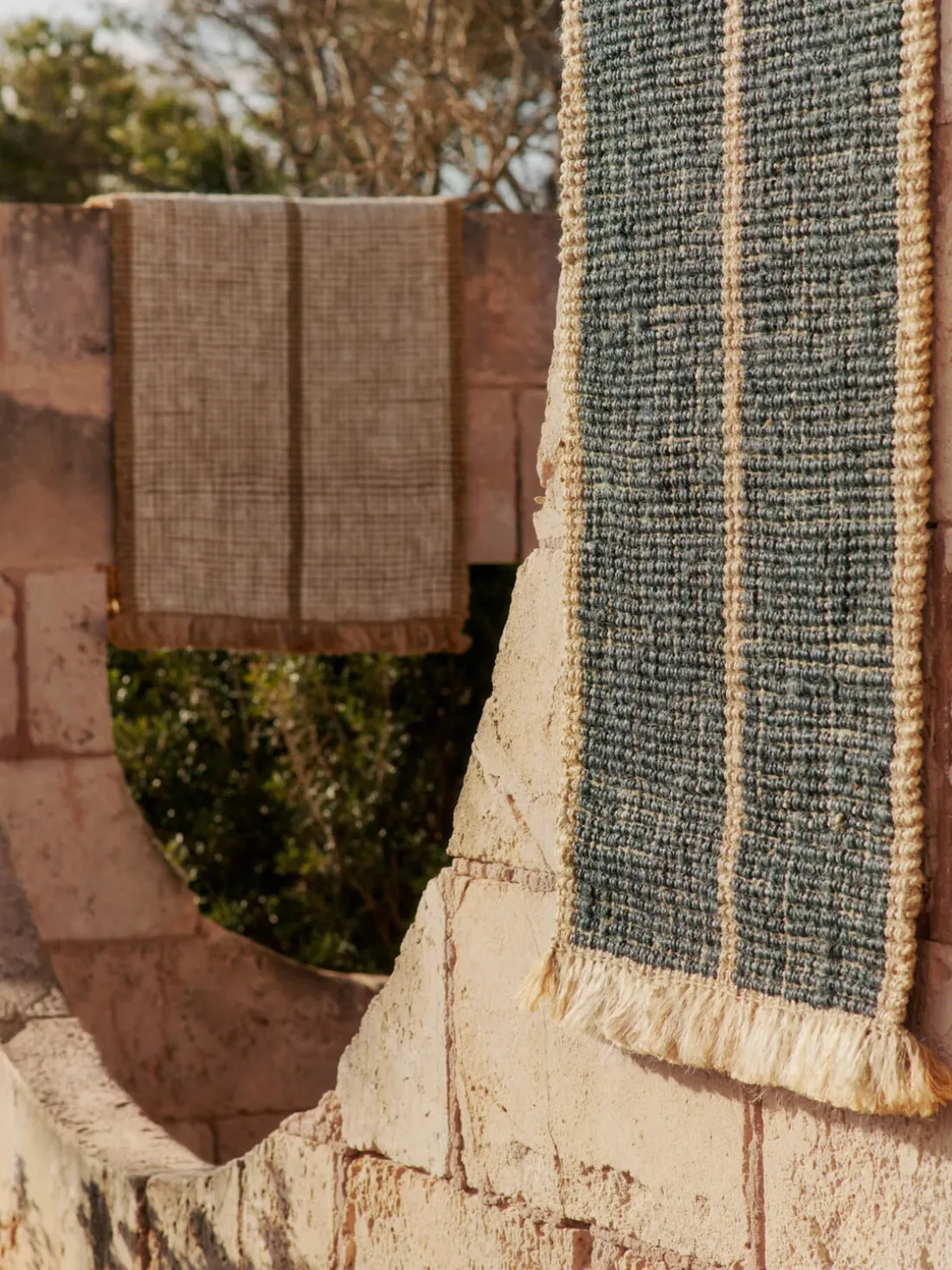 Alfombra corredor de yute tejida a mano con flecos Athens