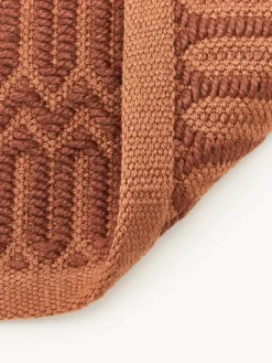 Alfombra corredor exterior artesanal con estampado geométrico Rune