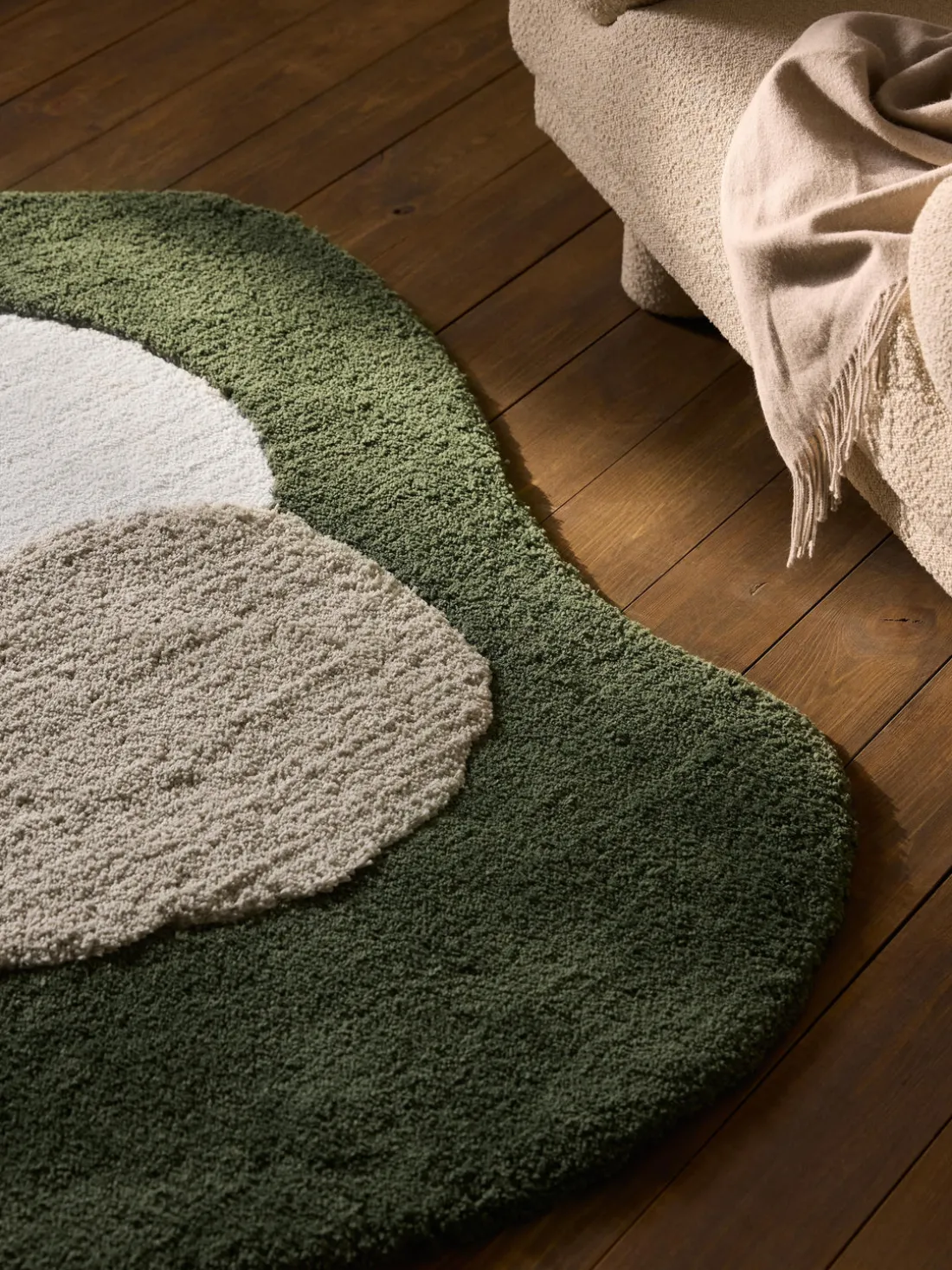 Alfombra en forma orgánica Rylee