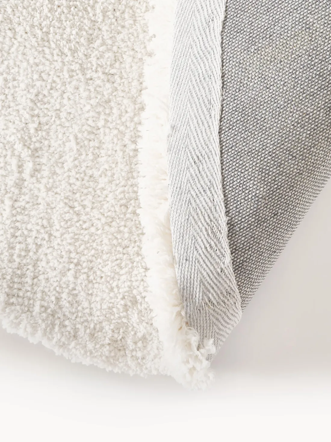 Alfombra esponjosa con forma orgánica Kyla