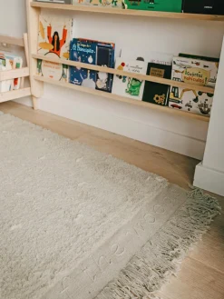 Alfombra infantil artesanal Woods, lavable