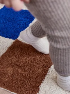 Alfombra infantil artesanal Chess, lavable