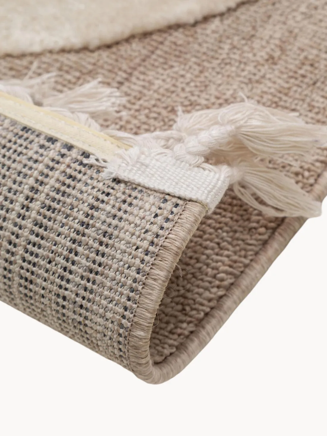 Alfombra infantil texturizada con borlas Momo