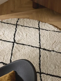 Alfombra redonda artesanal de pelo largo Naima