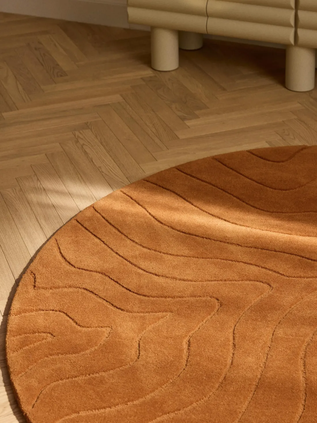 Alfombra redonda artesanal de lana Aaron