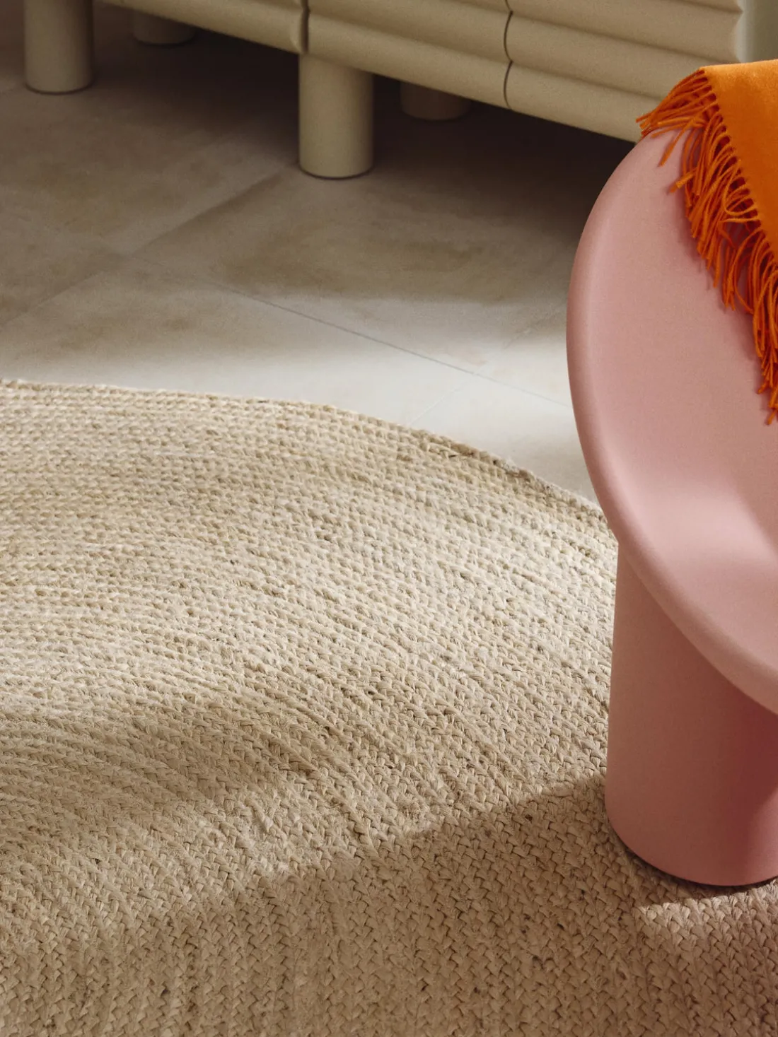 Alfombra redonda artesanal de yute Sharmila