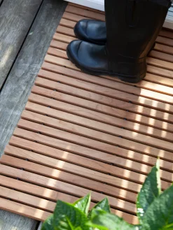 Alfombrilla de baño de madera de teca Anna