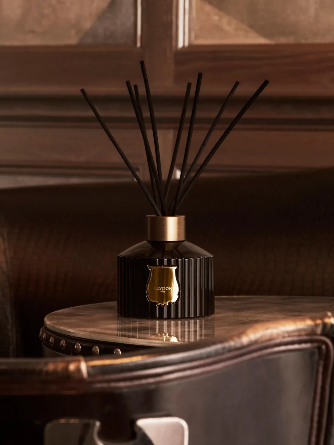 Ambientador artesanal Ernesto (clavo, ládano, madera de roble y pachulí)