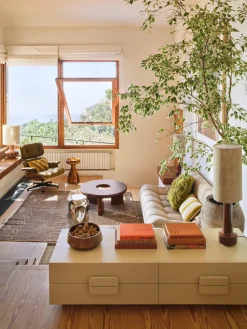 Aparador artesanal de madera de sungkai Spacious