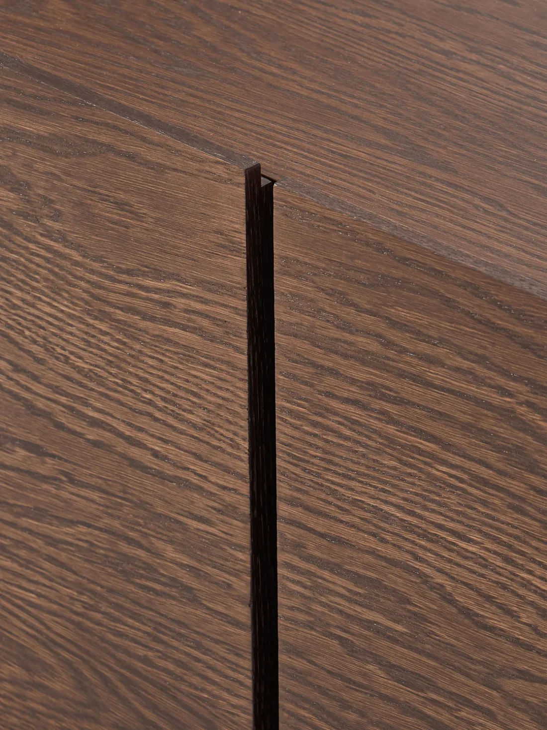 Aparador de madera Larsen