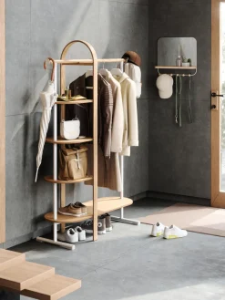 Armario de madera de eucalipto con estantes Bellwood