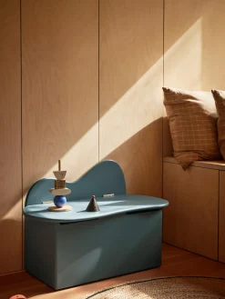 Banco infantil de madera con espacio de almacenamiento Slope