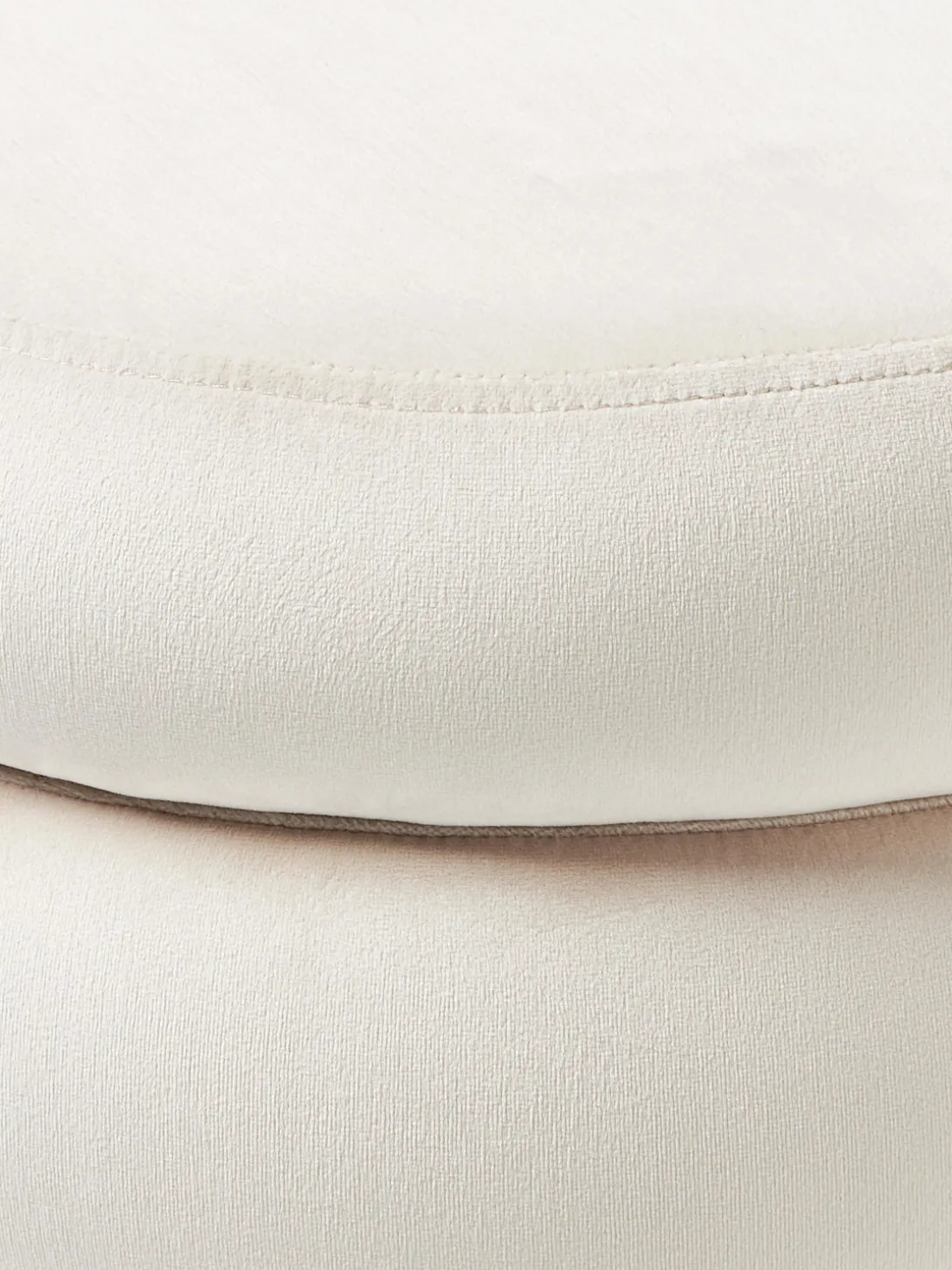 Banco pequeño tapizado en terciopelo con espacio de almacenamiento Alto