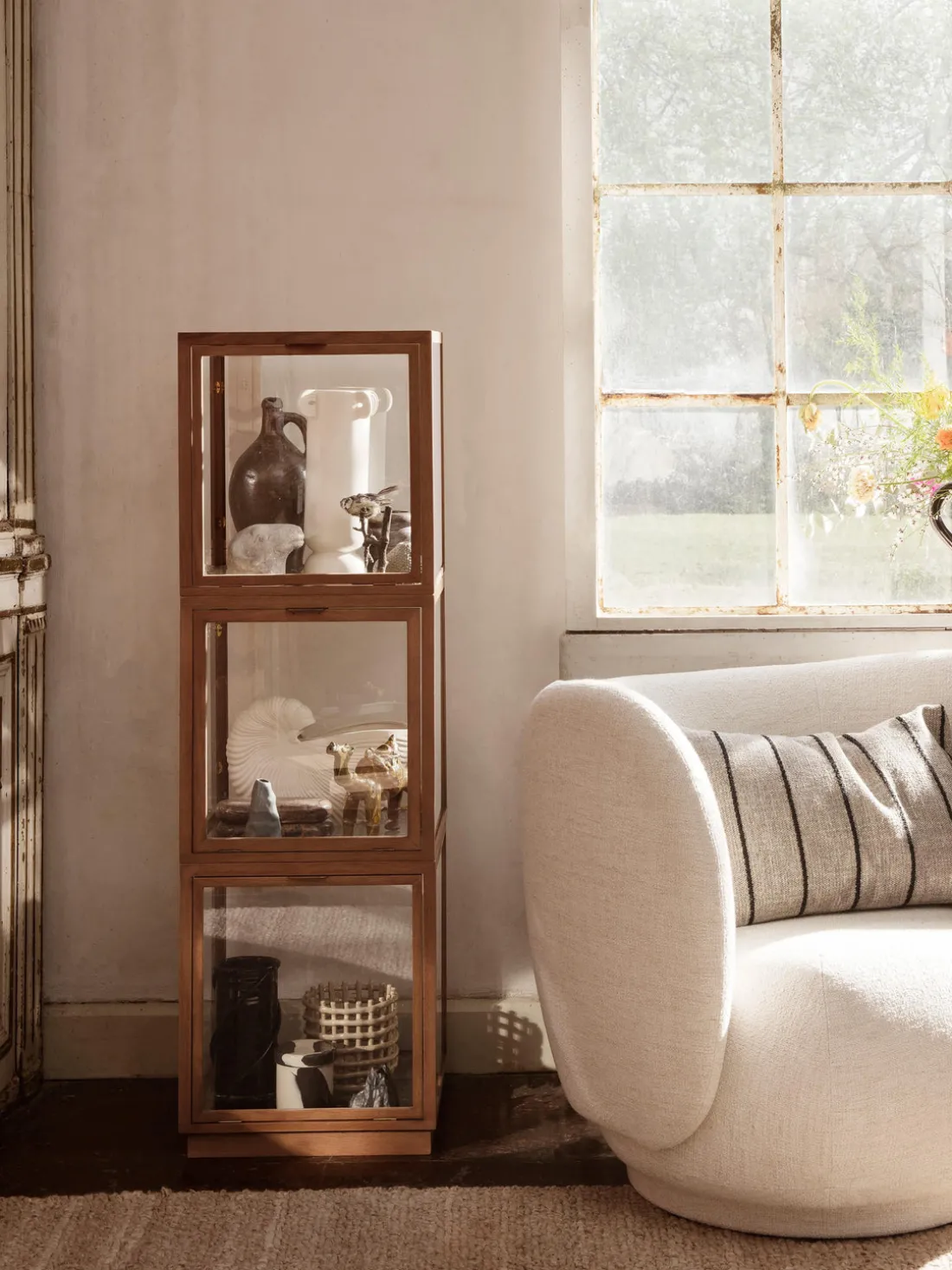 Base de vitrina de roble Miru