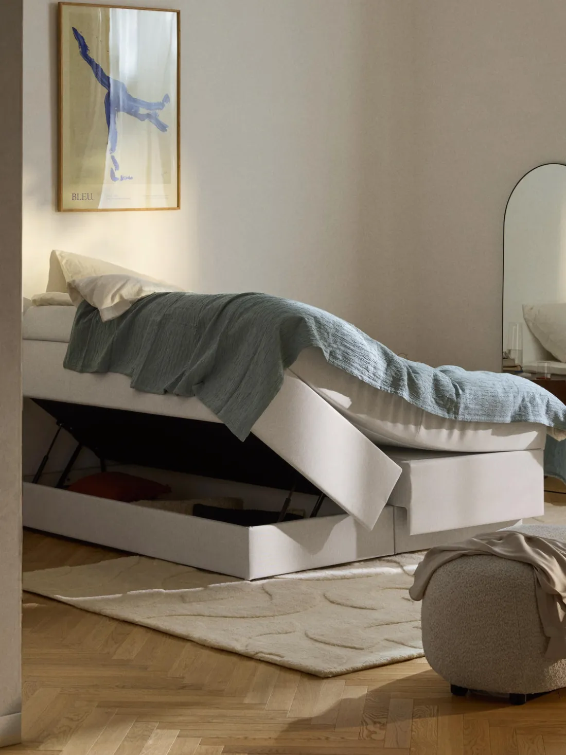 Cama continental con espacio de almacenamiento Enya