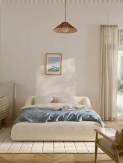 Cama tapizada en borreguillo Sofia