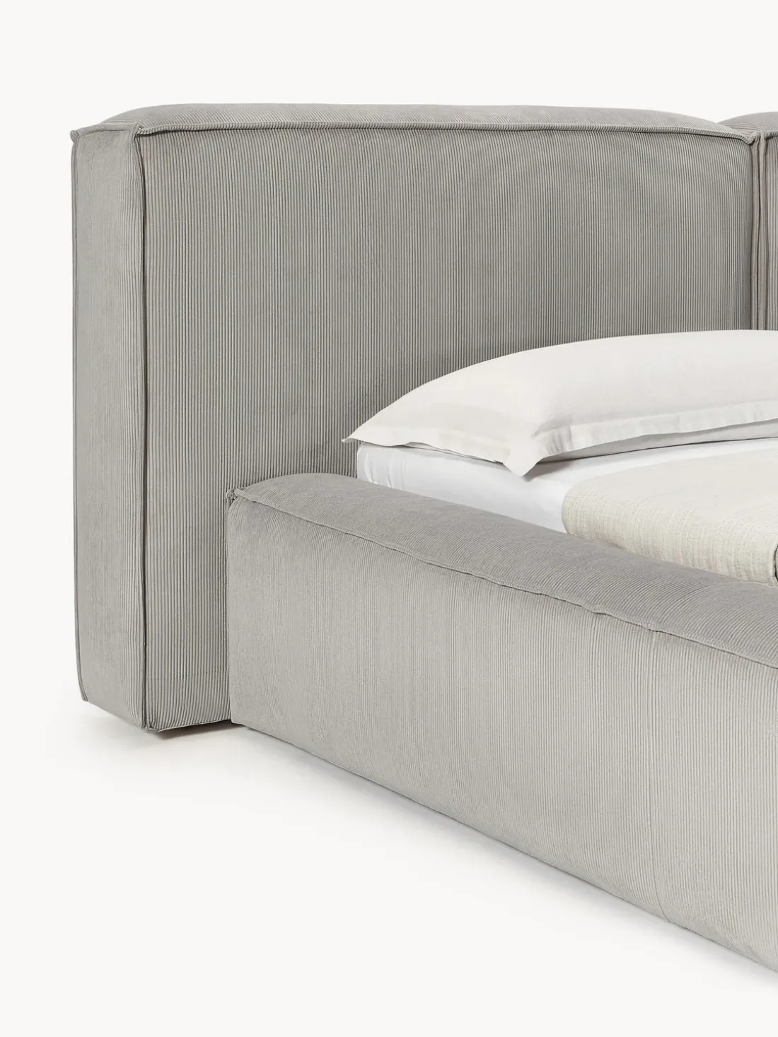 Cama tapizada en pana Lennon, con espacio de almacenamiento