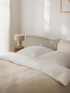 Cama tapizada en pana Lennon