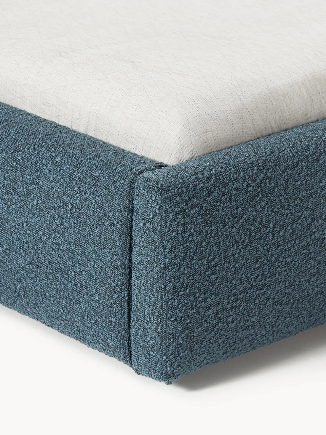 Cama tapizada en tejido bouclé Cloud