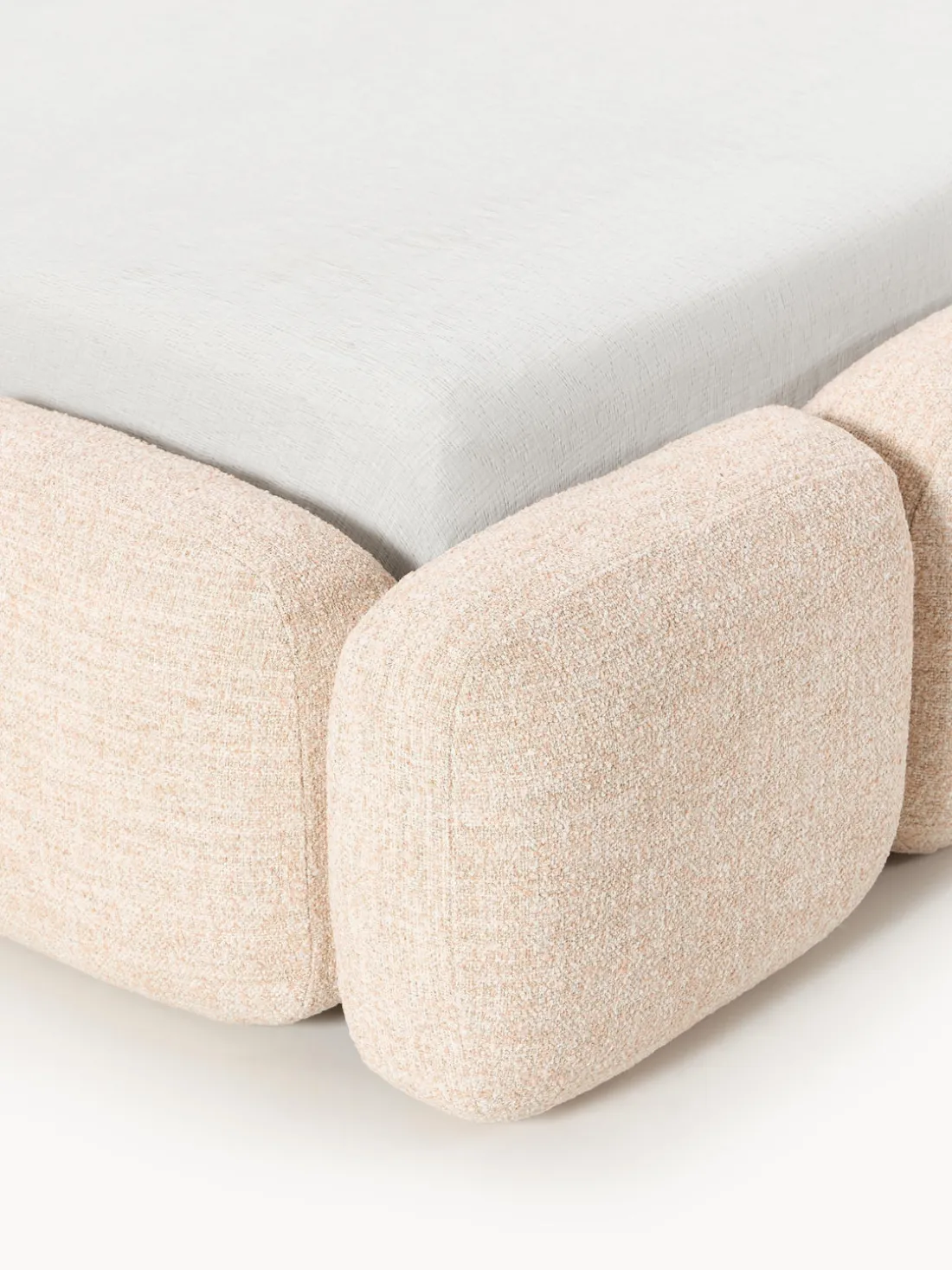 Cama tapizada en tejido bouclé Tayla