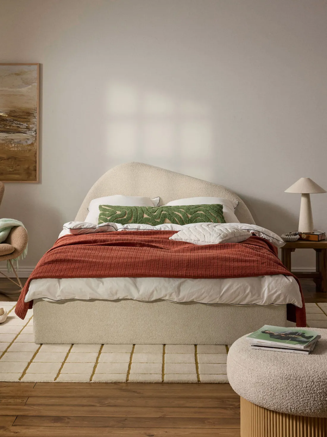 Cama tapizada en tejido bouclé Gary